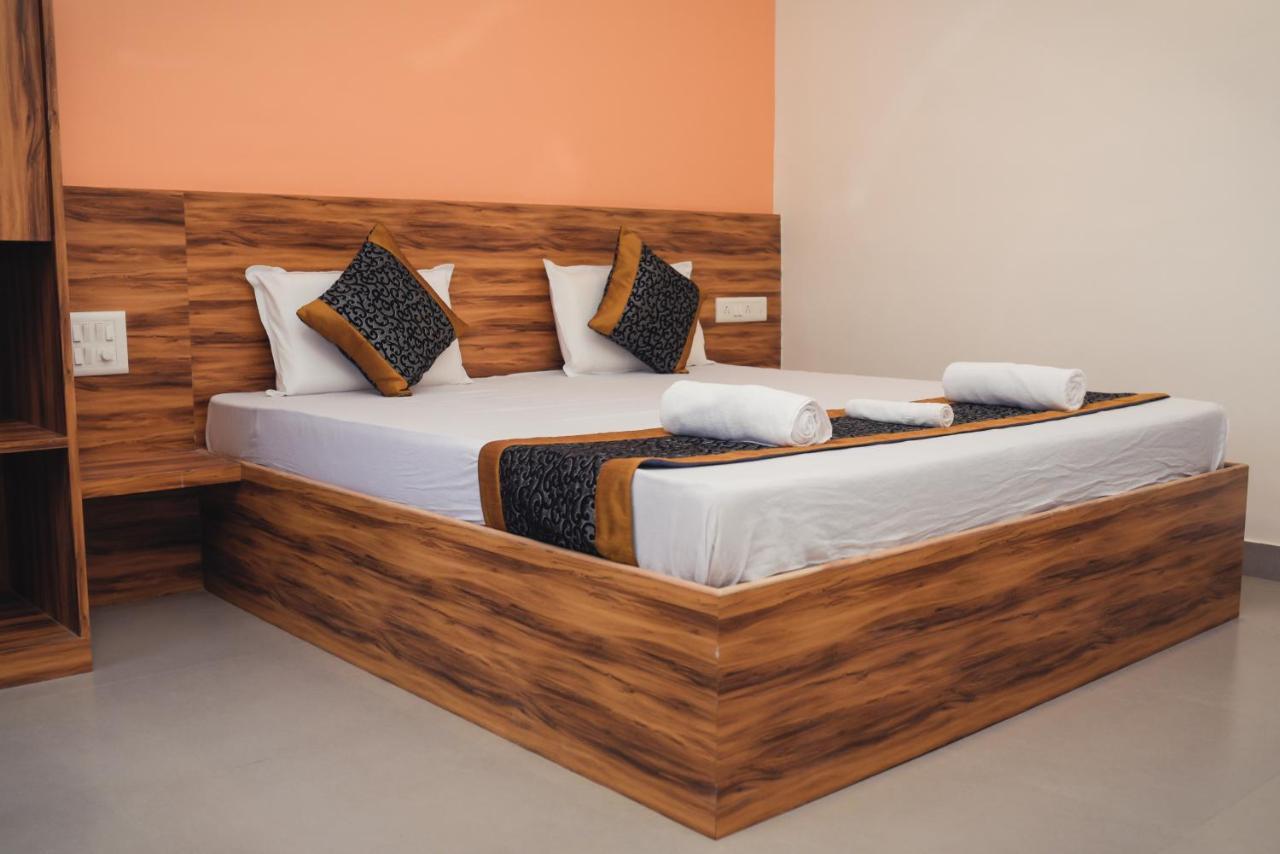 Lotus Hotel Nagaon Beach อลีบาก ภายนอก รูปภาพ