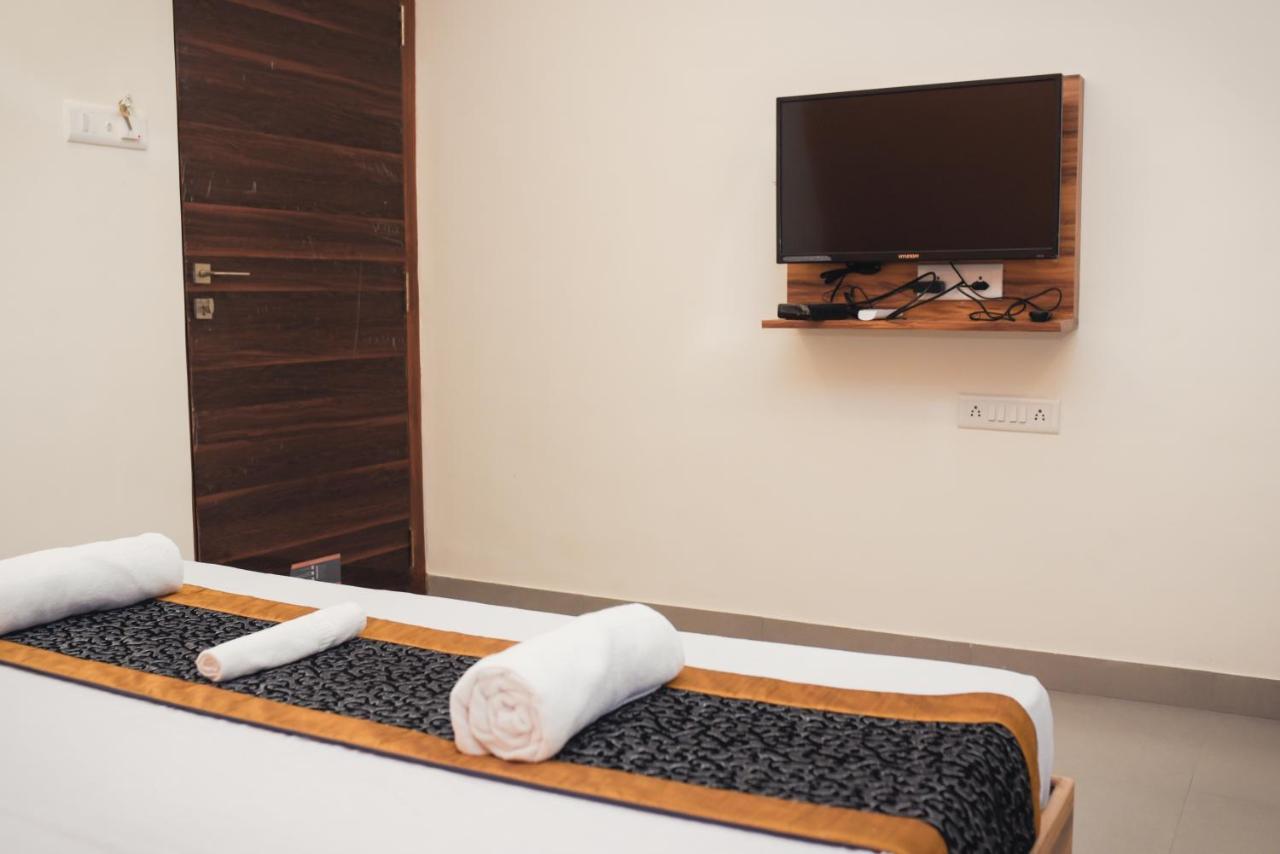 Lotus Hotel Nagaon Beach อลีบาก ภายนอก รูปภาพ